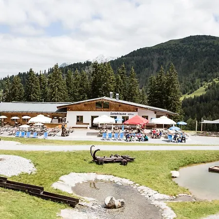 Jagerhof Hotel 3*