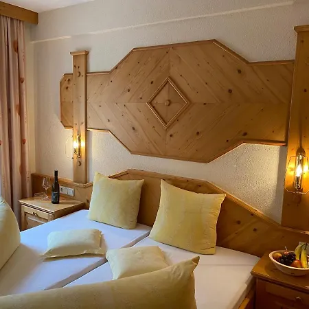 Jagerhof Hotel 3*